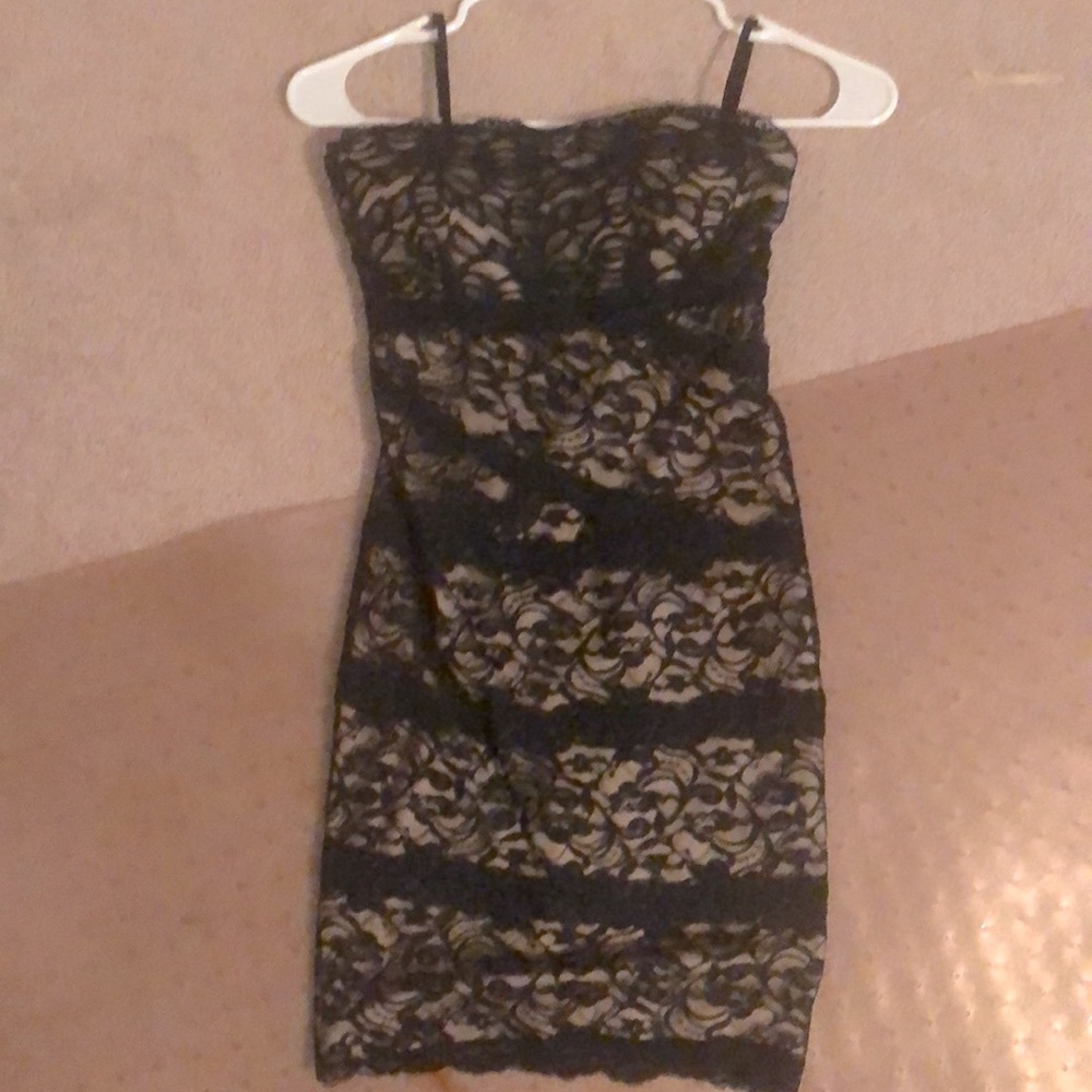 Bebe lace dress in good condition